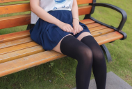 黑丝配jk永远滴神！